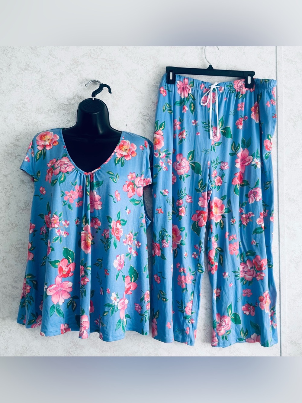 Ellen Tracy 2 Piece Pajama Set Cap Sleeve Cropped Pant Blue Pink Flowers Size XL